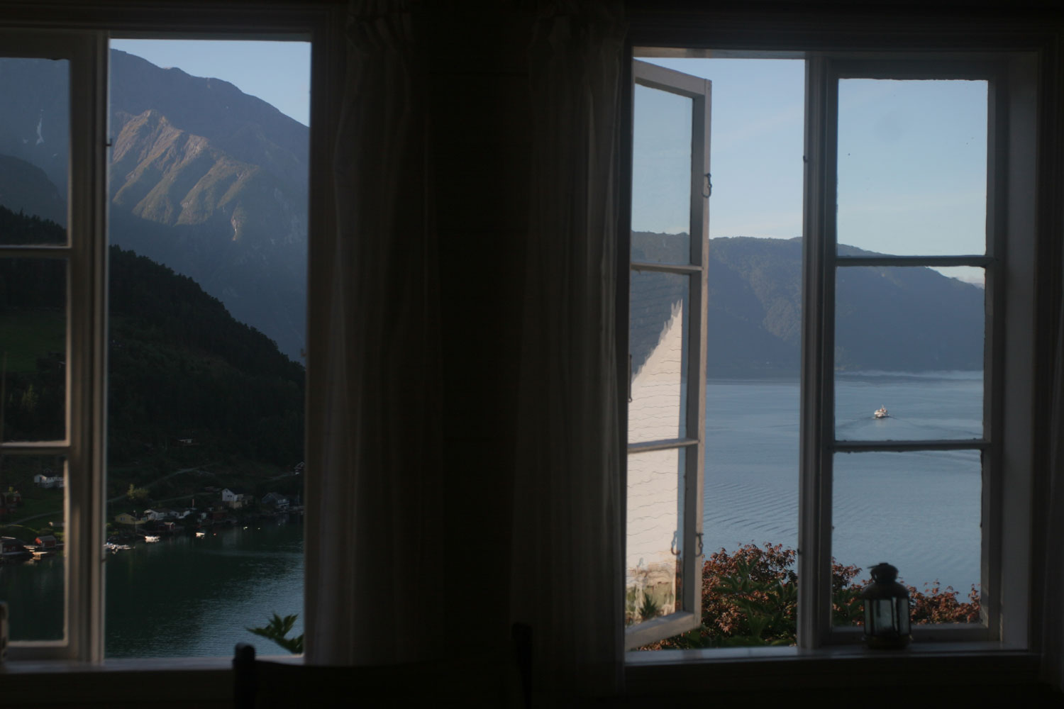 Fenêtres sur le Sognefjord à Kaupanger (Norvège)